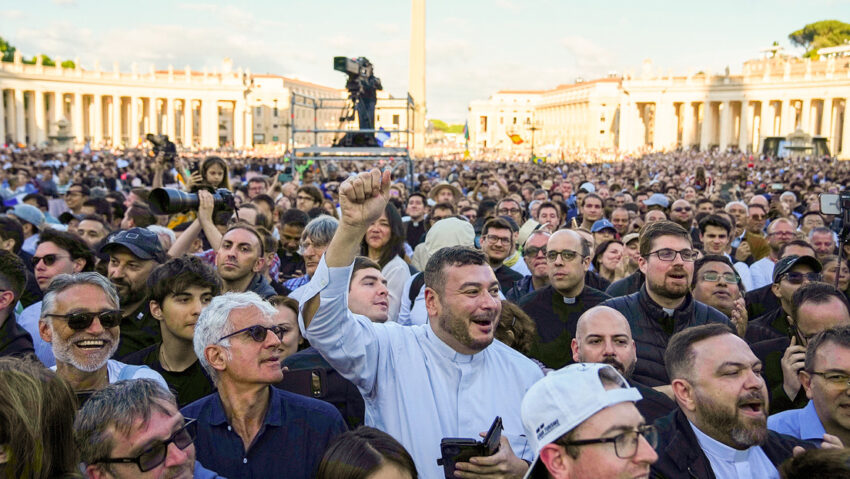 Humo blanco: el cónclave elige al nuevo papa