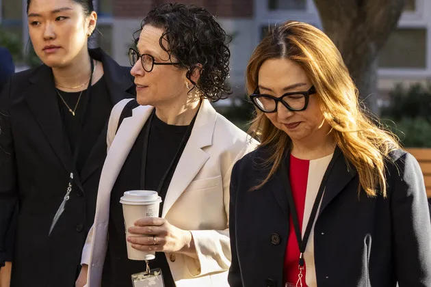 Cuatro socios clave dejan Paul y Weiss después del acuerdo con Trump