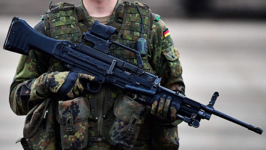 "Instintos nazis resultaron ser perennes": Lavrov comenta la militarización de Alemania