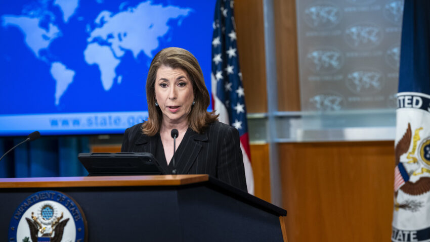 La reacción de la portavoz del Departamento de Estado al ser sorprendida por los cambios en el gabinete de Trump