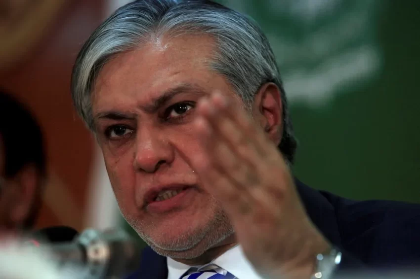 Pakistán ha confirmado que se han dado contactos iniciales con India entre los asesores de seguridad nacional, a pesar de la creciente tensión militar en Cachemira.