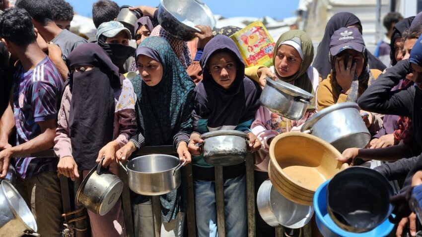 Netanyahu rechaza la idea de que haya una gran falta de alimentos en Gaza.