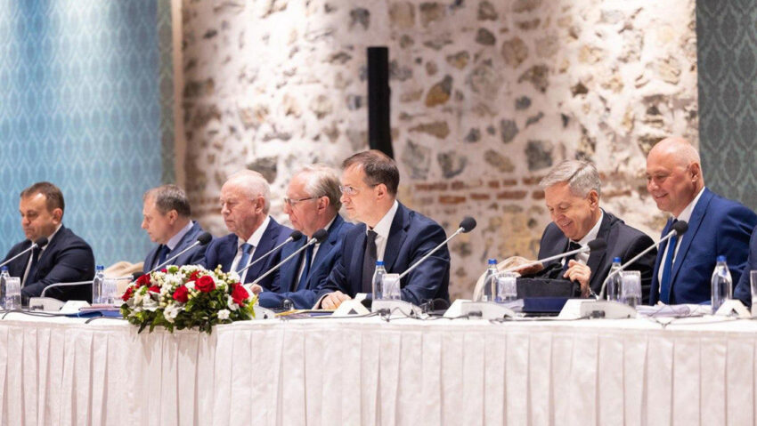 Primeras imágenes de la reunión entre Rusia y Ucrania en Estambul