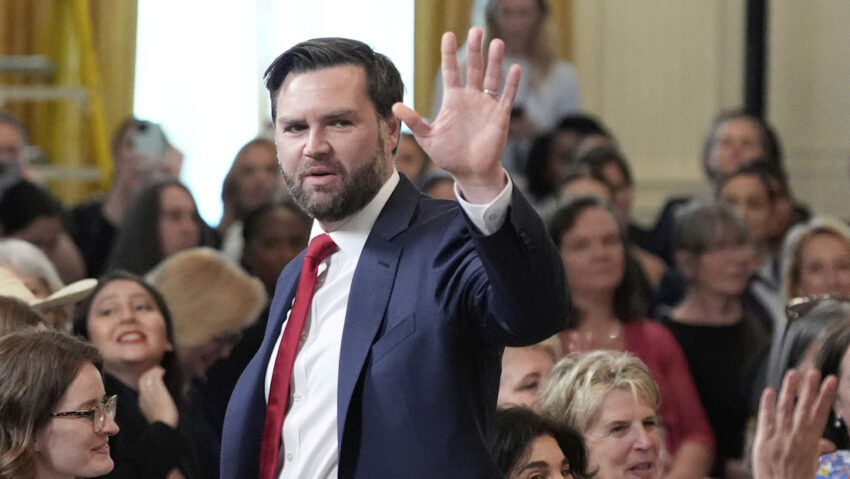 Según el vicepresidente de EE.UU., el exmandatario no es la persona adecuada para darle a Trump consejos respecto a la política exterior.