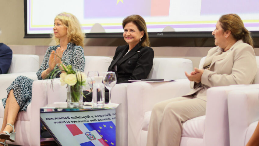 Raquel Peña resalta las conexiones que refuerzan la colaboración entre la República Dominicana y la Unión Europea.