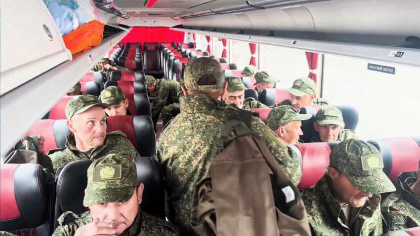 Rusia y Ucrania realizan un intercambio de prisioneros según la fórmula 303 por 303