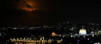 Se escuchan alarmas en Israel debido a un proyectil disparado desde Yemen.