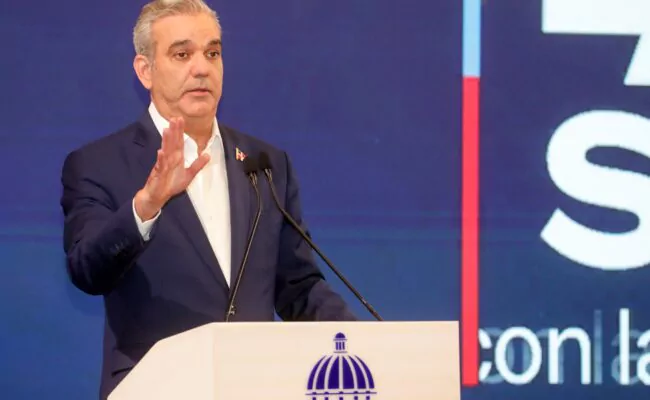 Presidente Abinader destaca máximo histórico de empleos en RD y aumento de la formalidad laboral a 46.6 %