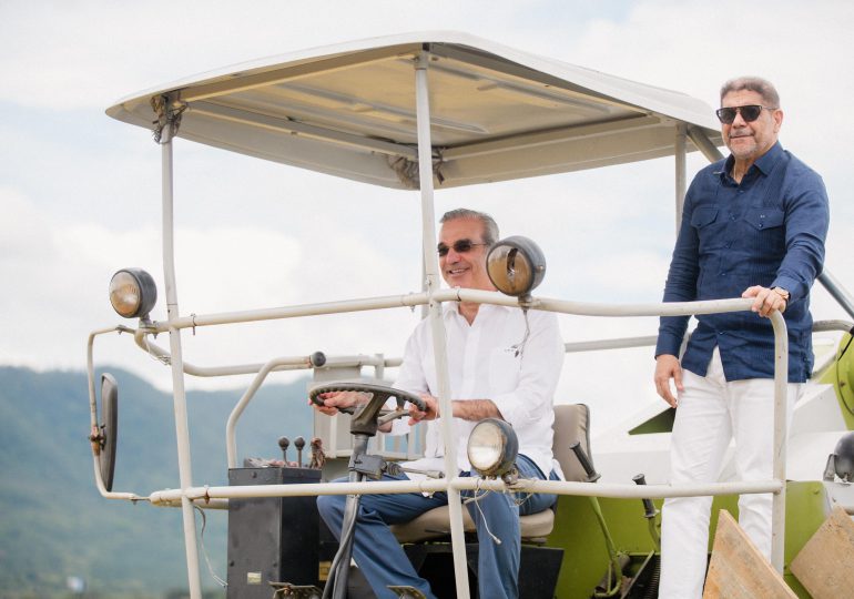 Presidente Abinader da inicio a la cosecha de arroz 2025: producción superará los 15 millones de quintales