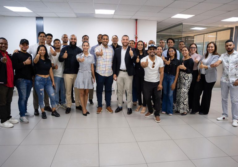 Aileen Decamps y Winston Paulino asumen coordinación juvenil de Yayo Sanz Lovatón con la consigna “Ya yo estoy Ready”