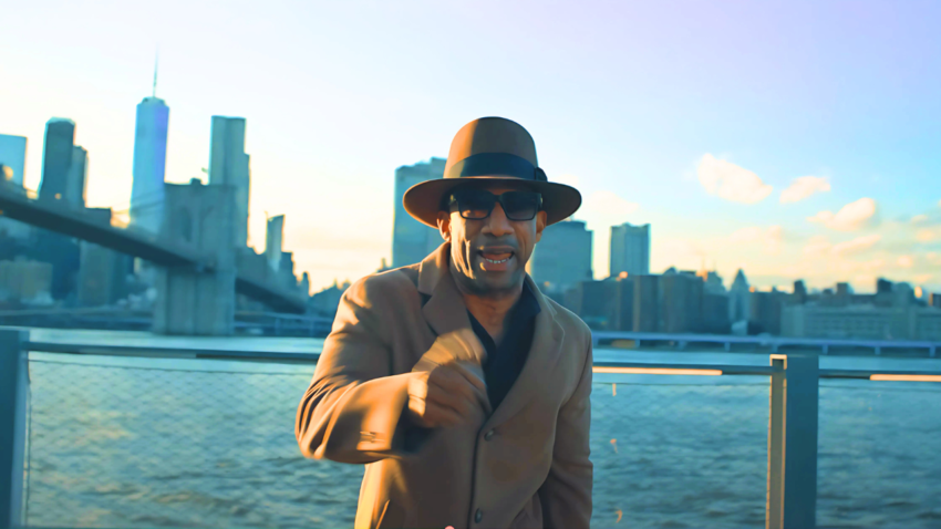 El Increíble Jo regresa con “El Micrófono”: un homenaje a sus raíces, la cultura del rap y el poder de la palabra