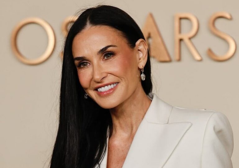 Demi Moore recibe un espectacular diorama en miniatura inspirado en “La Sustancia”