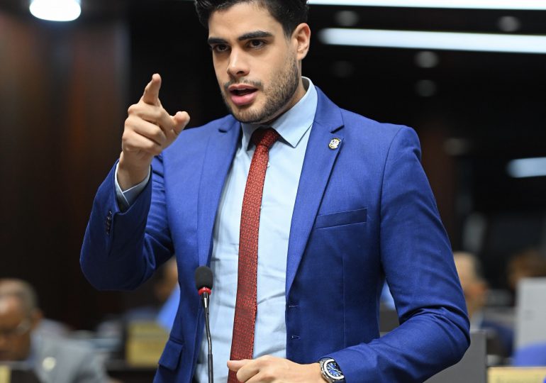 Diputado denuncia monorriel de Santiago aumenta casi el doble su costo