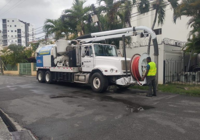 Alcaldía del DN amplía limpieza de imbornales ante incidencia de vaguada