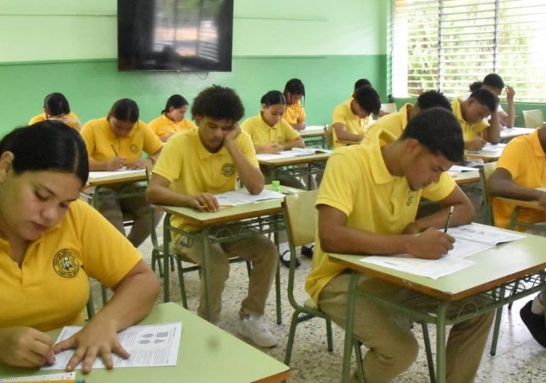 Ministerio de Educación informa primera convocatoria de las Pruebas Nacionales se desarrollará desde el 24 al 27 junio de este año