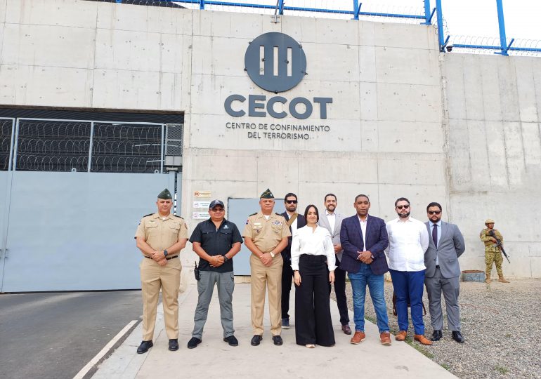 Faride en El Salvador. RD estudia sistema seguridad ciudadana de Bukele