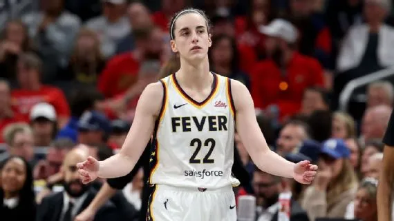 Caitlin Clark y Fever se quejan del arbitraje tras caer ante Liberty