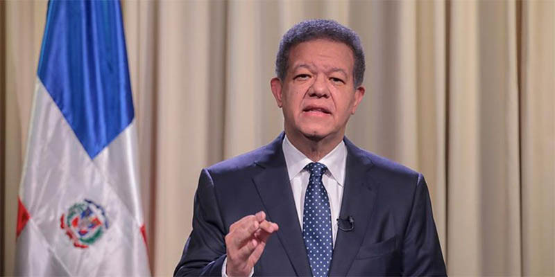 Leonel Fernández critica grandes fallas en respuesta de emergencia; habla de la niña se la alcantarilla