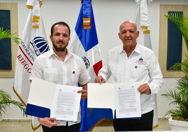 Tecnificación Nacional de Riego y Centros Tecnológicos Comunitarios firman acuerdo para impulsar la modernización agrícola