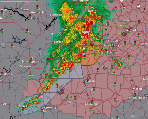 “Mapa de radar mostrando la línea de tormentas sobre Alabama el 7 de junio de 2025”