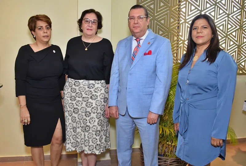 Colegio Dominicano de Odontólogos juramenta nueva directiva en acto solemne