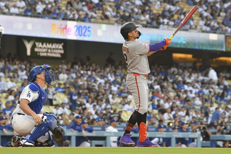 Grand Slam Histórico de Schmitt impulsa victoria de los Gigantes ante Dodgers