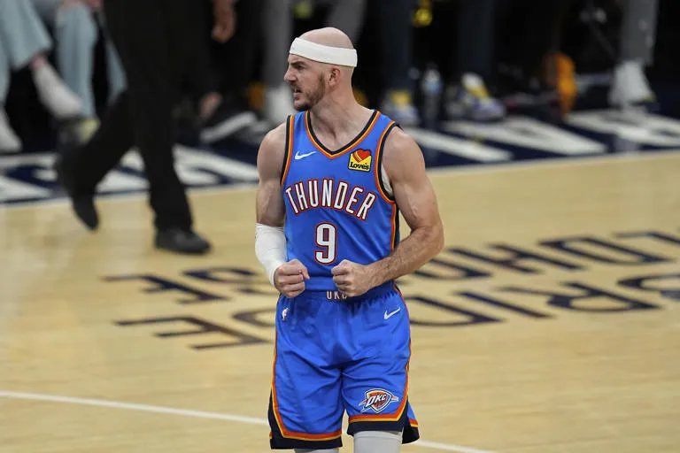 Alex Caruso emerge como “Batman” y lidera al Thunder en las Finales NBA