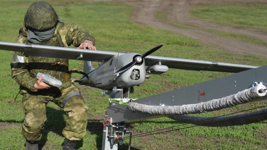 Ataque grupal de Rusia contra objetivos militares y empresas de defensa en Kiev