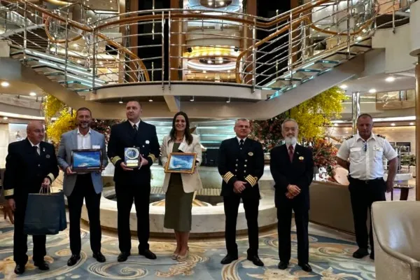 Pacific World recala a Santa Cruz de Tenerife en Viaje Global por la Paz