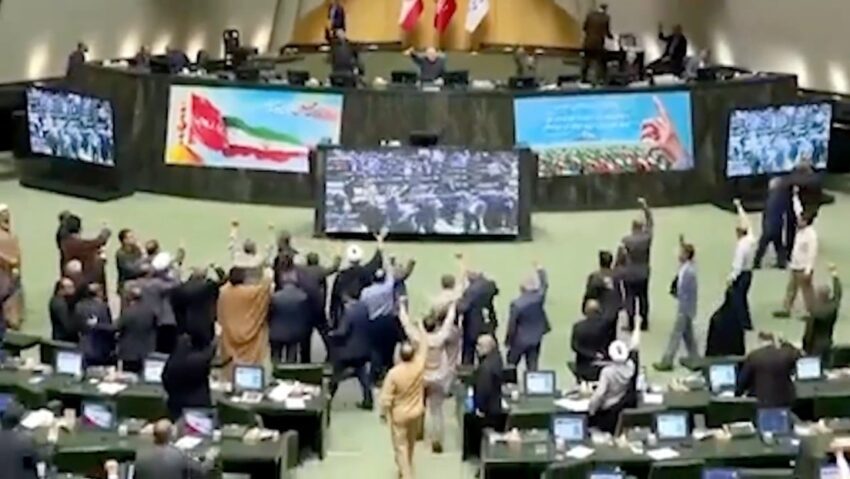 Diputados de Irán claman "¡Muerte a Israel! " y "¡Muerte a Estados Unidos! "