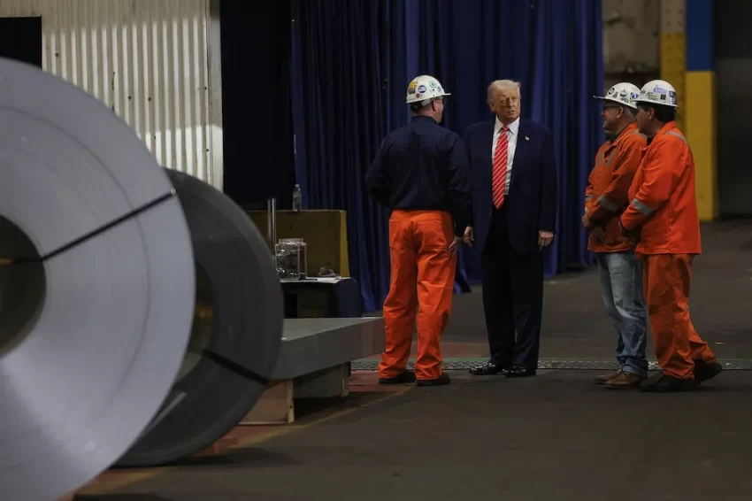 Trump avala fusión Nippon Steel‑U.S. Steel por hasta US$14 900 M con cláusula de seguridad nacional