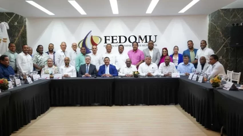Proyecto piloto integra a privados de libertad en labores comunitarias en Santo Domingo