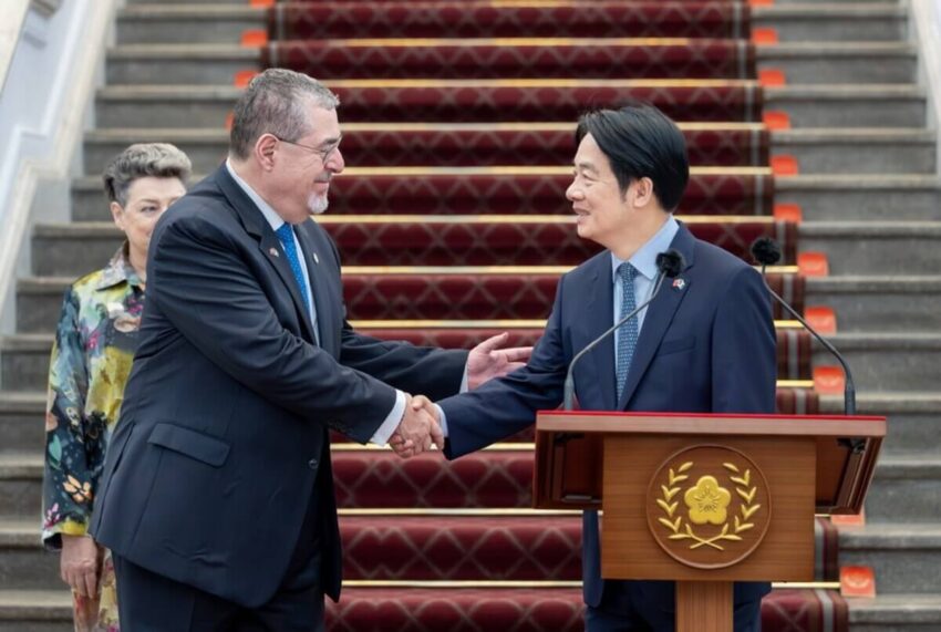 Guatemala firma acuerdos con Taiwán para impulsar su desarrollo tecnológico