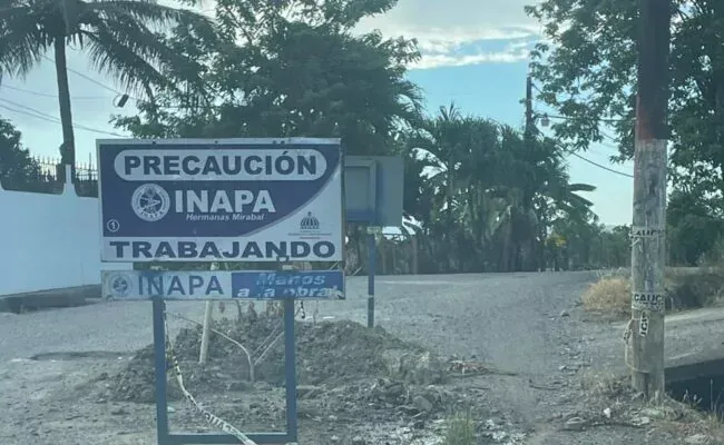 Grupos comunitarios reclaman al gobierno reiniciar trabajos de construcción de Carretera de Santa Ana