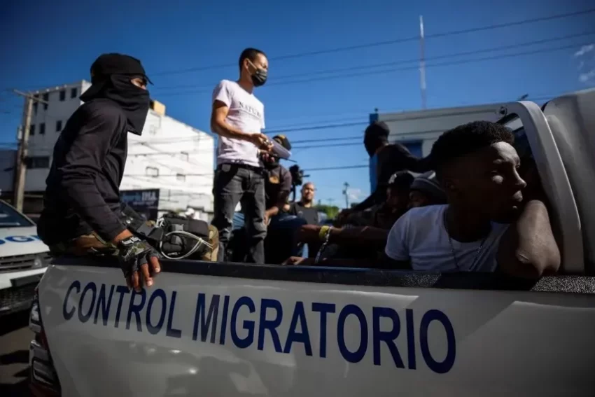 Migración RD detiene en una jornada a mil 794 haitianos