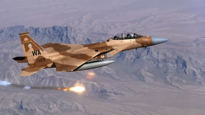 Israel ataca fábricas de misiles y un centro nuclear en Teherán: escalada bélica con Irán