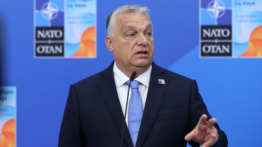 Orbán declara que ha triunfado en la "primera contienda" dentro de la OTAN y anticipa una segunda "más complicada" en la UE.