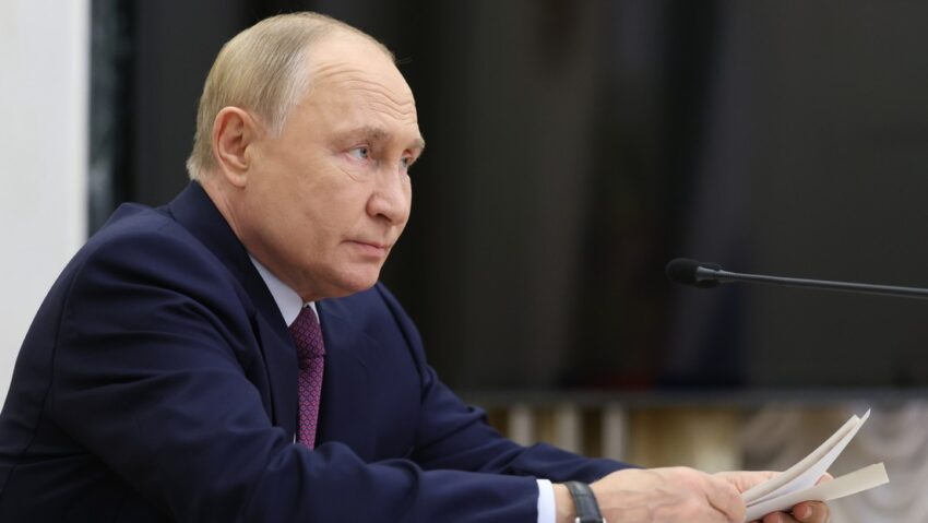 Putin recibió durante toda la noche informes sobre los sabojates en Kursk y Briansk