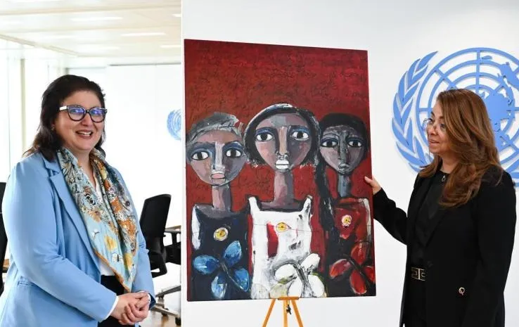 Donan obra de arte RD «Entre Mariposas» a Oficina de las Naciones Unidas Viena