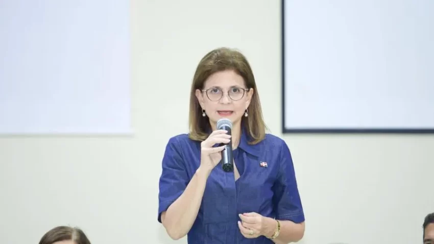 El Gobierno continúa las gestiones para renegociar arancel del 10 % con Estados Unidos