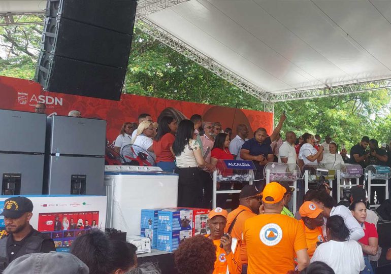 Alcaldía de Santo Domingo Norte celebra el Día de las Madres junto a más de 5 mil mujeres