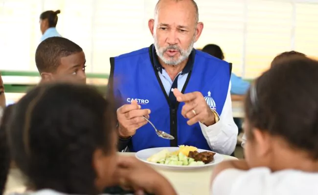 Alimentación escolar contribuyó a la permanencia de los estudiantes en las aulas durante el año escolar 2024-2025, según el Inabíe