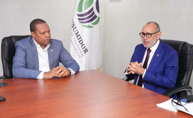 INABIE solicita a Pro Consumidor investigar venta de kits escolares con su logo; pide sanciones