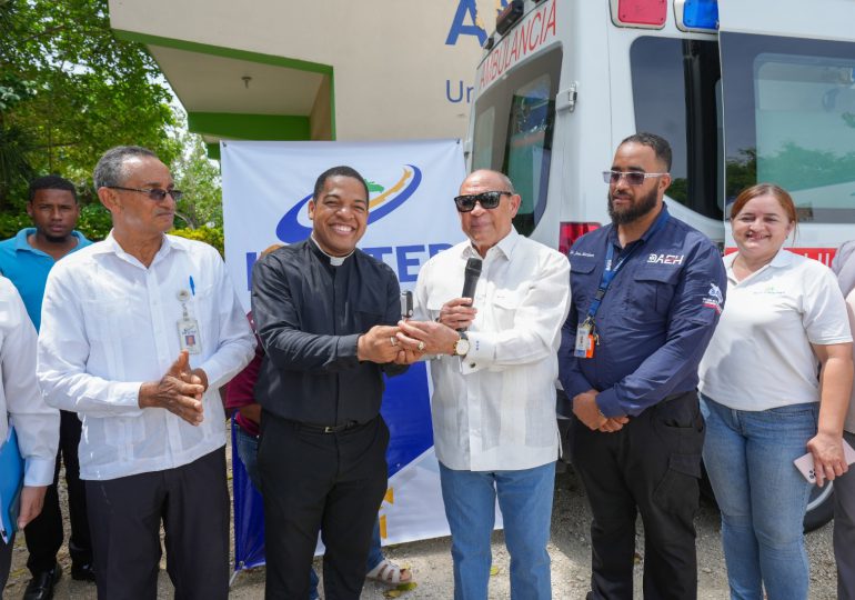 INFOTEP entrega aula móvil al Politécnico Ann & Ted Kheel para fortalecer la formación técnica en salud