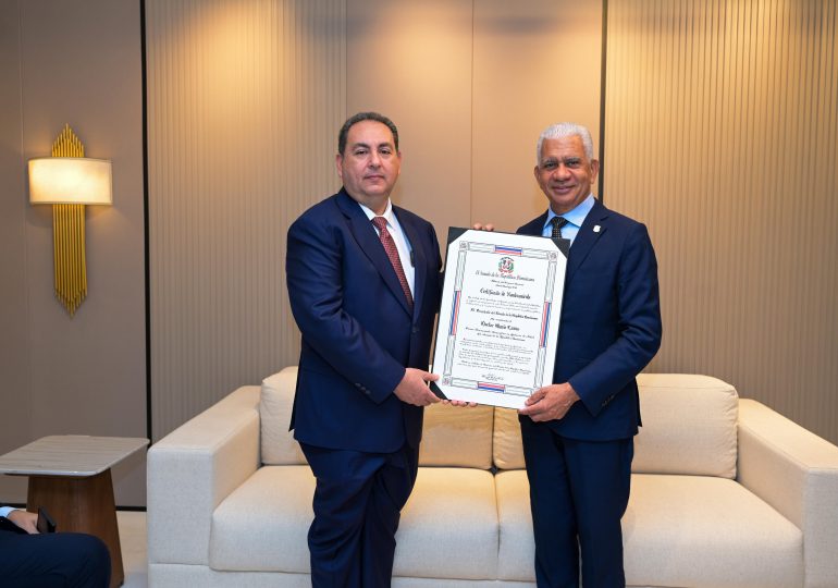 El doctor Mario Lama es designado asesor honorífico en materia de salud del Senado de la República