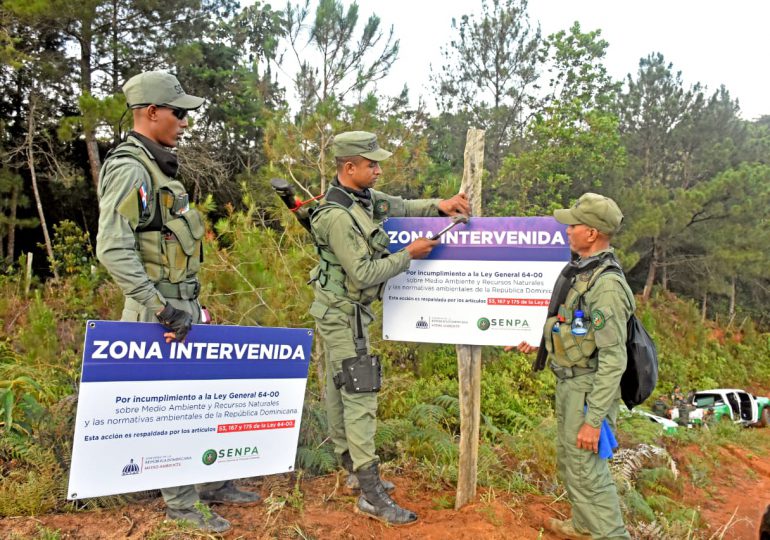 Medio Ambiente recupera parte del Parque Nacional La Humeadora en operativo legal