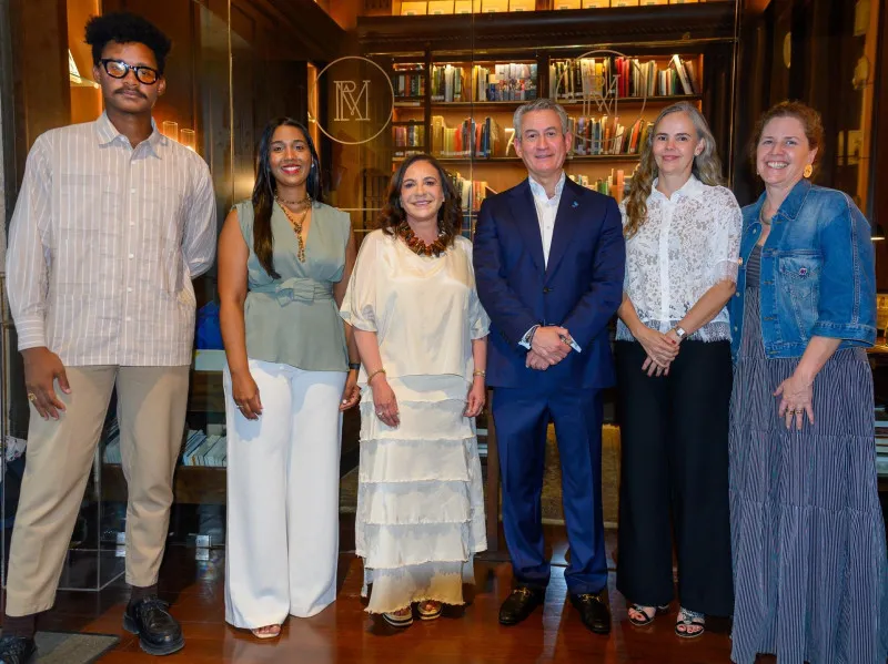 Casa Mella Russo y Seguros SURA firman acuerdo a favor de la educación en República Dominicana