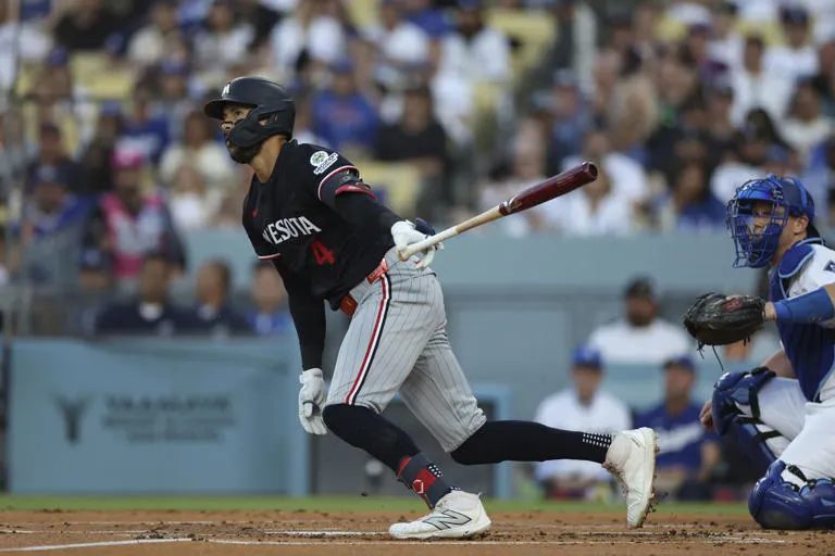 Lewis y Vázquez impulsan tres carreras cada uno en triunfo 10-7 de Mellizos sobre Dodgers