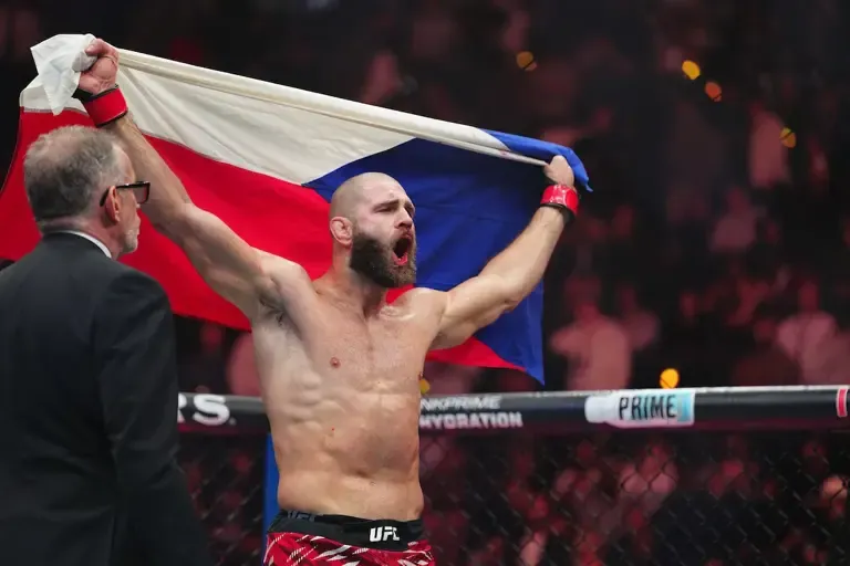Jiří Procházka confirma acuerdo con UFC como suplente en la revancha entre Pereira y Ankalaev