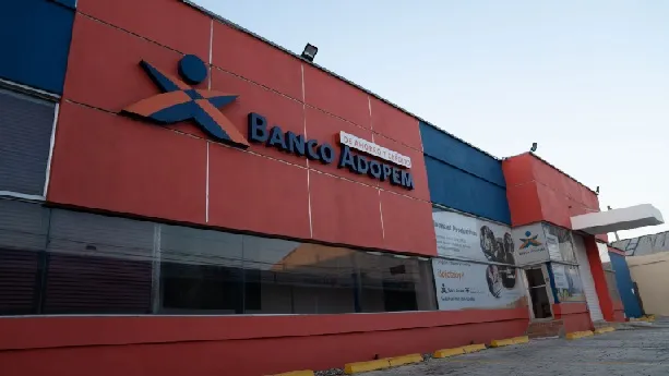 Reconocen a Banco ADOPEM por su impulso a las mujeres